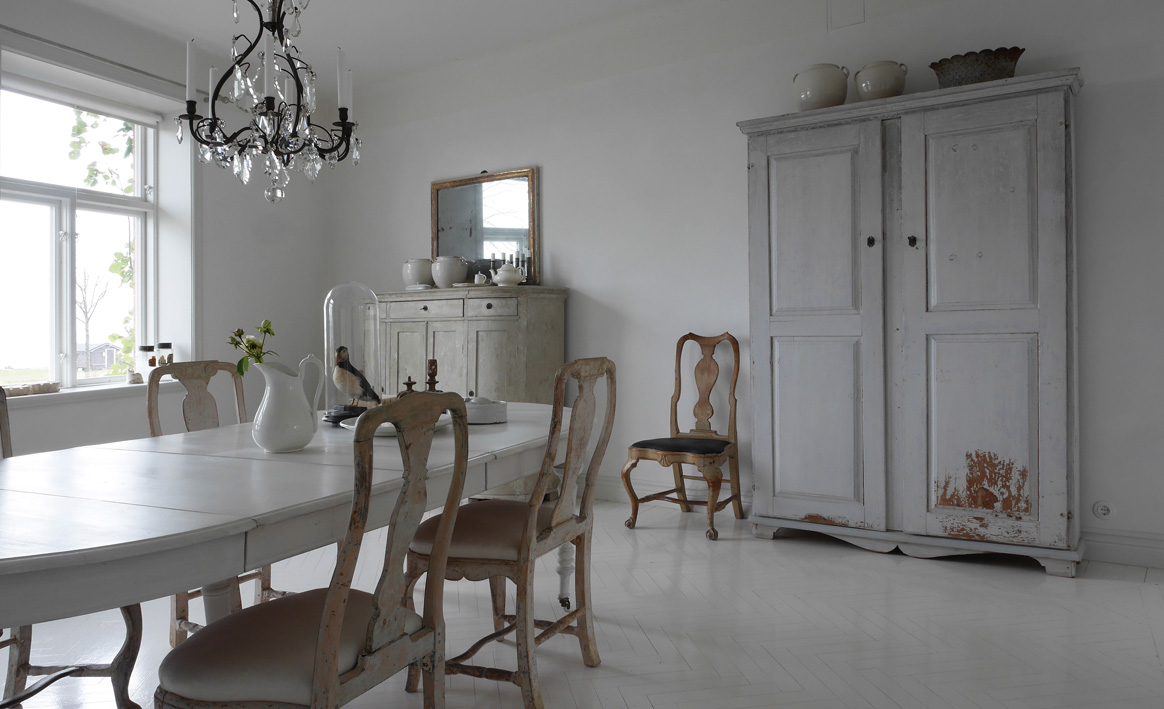 02.diningroom.1.small