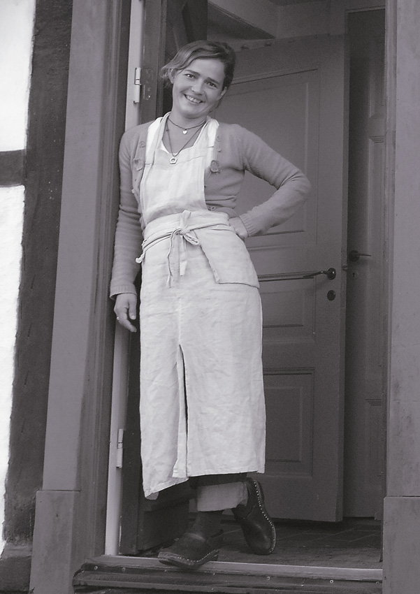 nina.sepia.small
