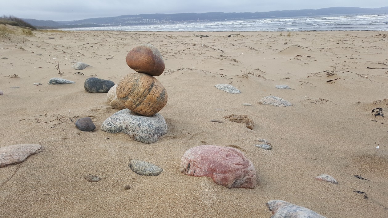 beach.stones.small
