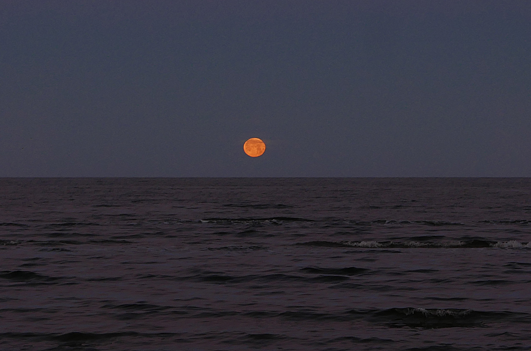 full-moon-small